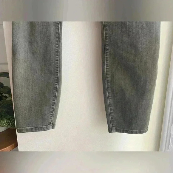 Torrid Skinny Jegging Jeans Olive Army Green Size 18 Regular Super Stretchy - Picture 3 of 8